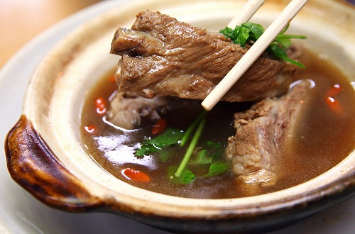 Súp Sườn Heo - Sườn Trà (Bak Kut Teh) - Món ăn đặc trưng tại Singapore